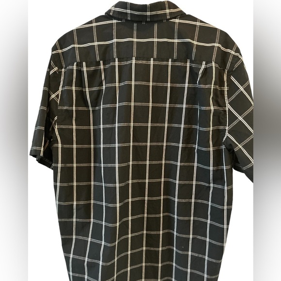 George,‎ large, black and white button down shirt - Picture 5 of 7